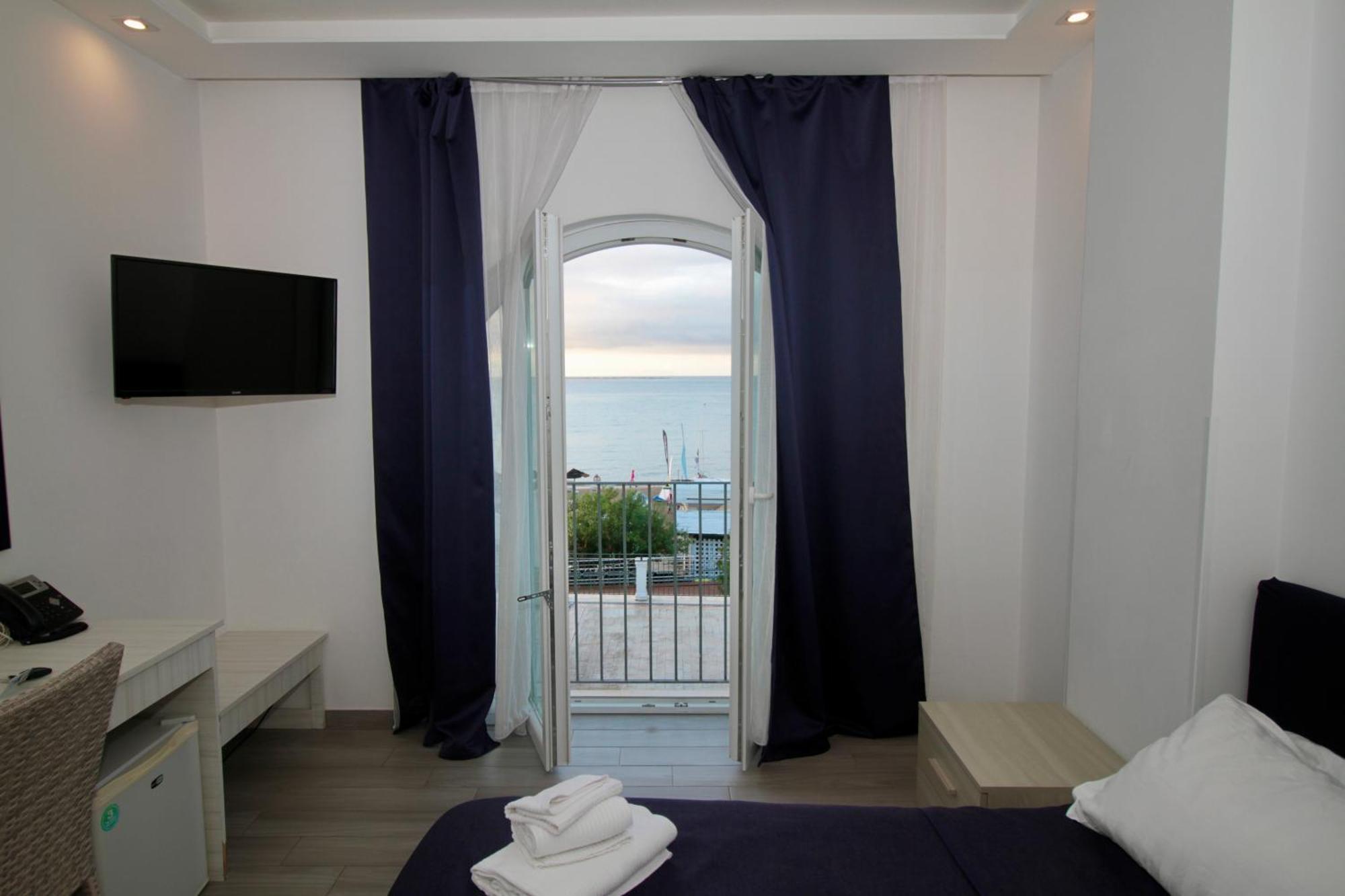 Klaton Beach Hotel Формия Экстерьер фото