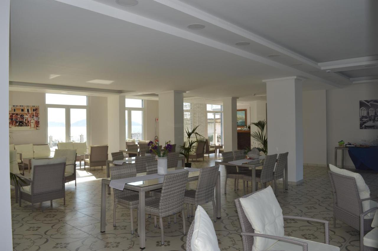 Klaton Beach Hotel Формия Экстерьер фото